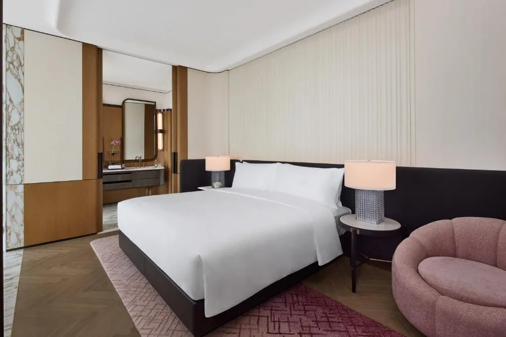 Premium King Suite