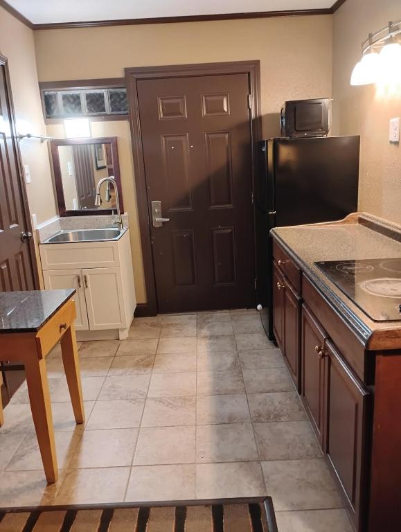 Foto de la galería de Gated 2 Double Bed Studio with Full Kitchen 118 en Baton Rouge