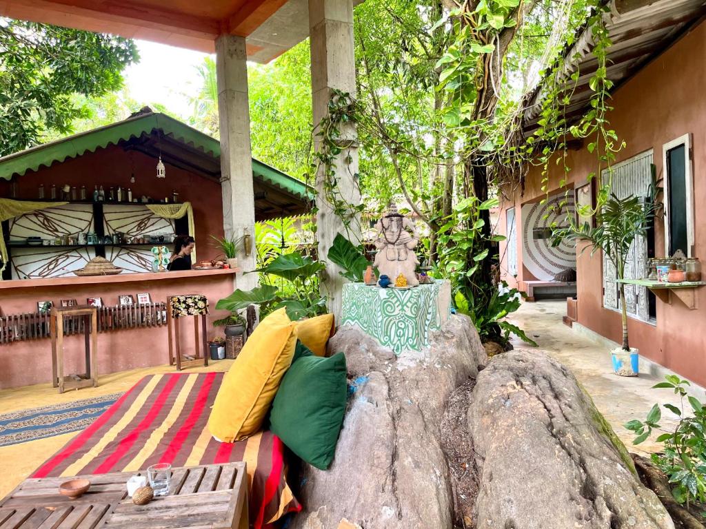 Κήπος έξω από το Hanuman Heights