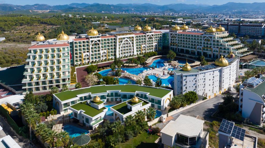 La alberca dentro o cerca de Alan Xafira Deluxe Resort & Spa-ULTRA ALL INCLUSIVE