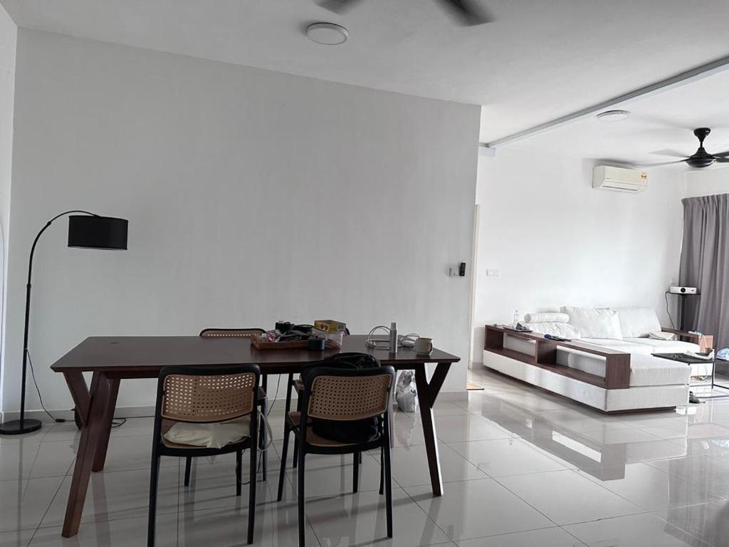 TV a/nebo společenská místnost v ubytování Tuan Residency