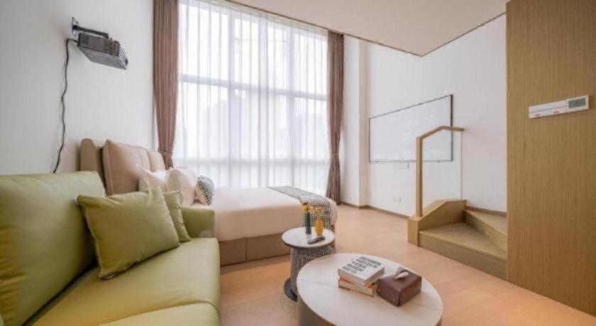 O zonă de relaxare la F-TOWN Fangtang Hotel (Shenzhen Longgang Tian'an Digital City Huanggekeng Subway Station)