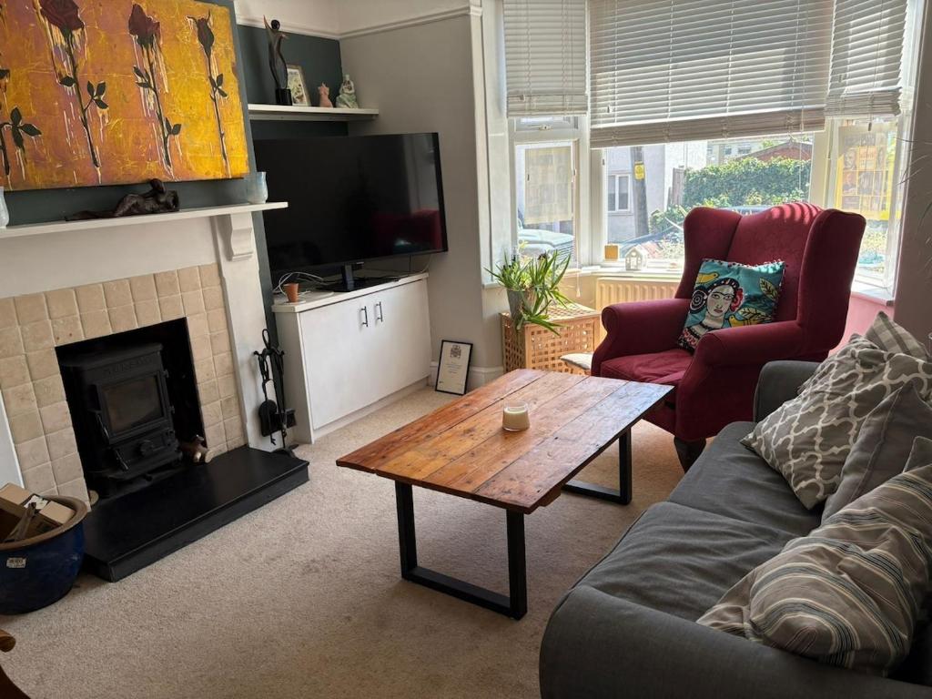 Et opholdsområde på Charming cottage in Wells with easy parking