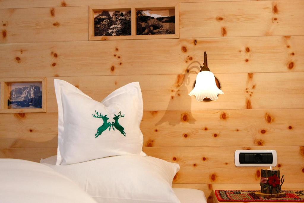 Postel nebo postele na pokoji v ubytování Hotel Edda