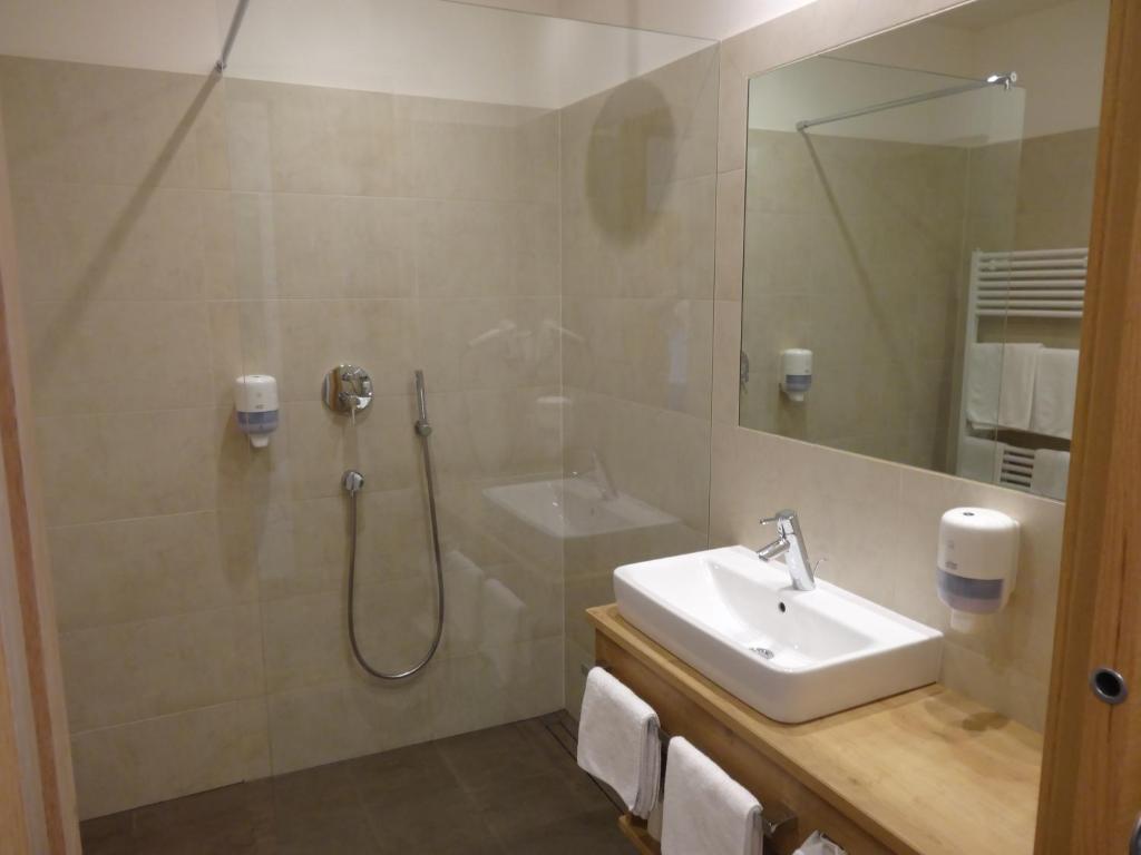 Koupelna v ubytování Hotel Gasthof Kircher