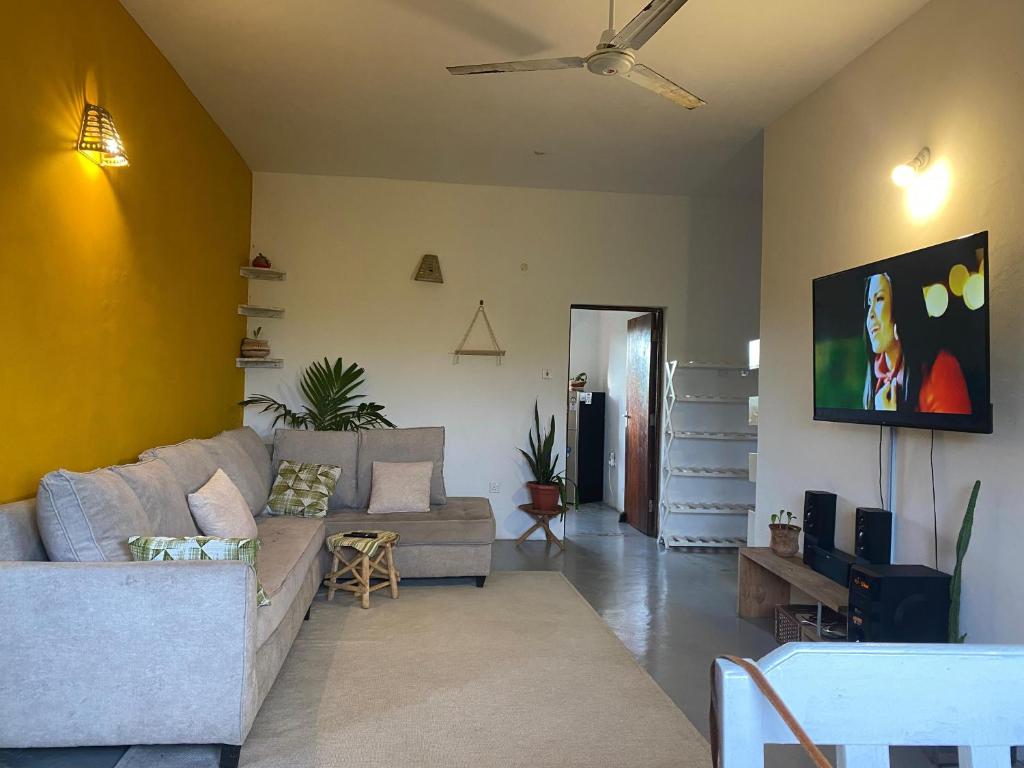 Μια τηλεόραση ή/και κέντρο ψυχαγωγίας στο Apartment luxury Watamu