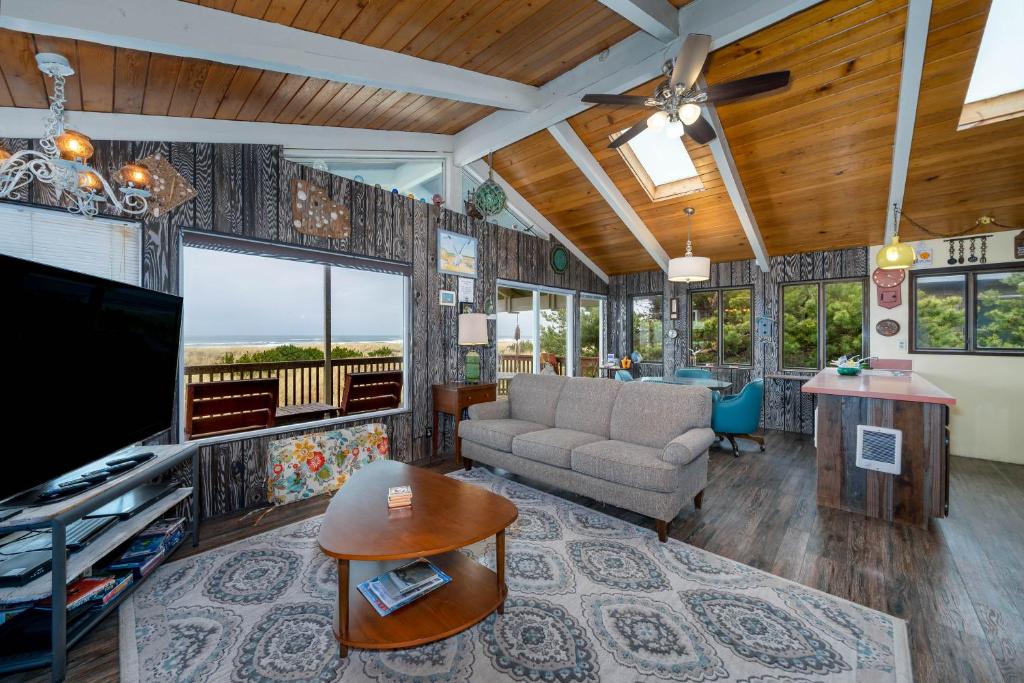 Μια τηλεόραση ή/και κέντρο ψυχαγωγίας στο La Playa