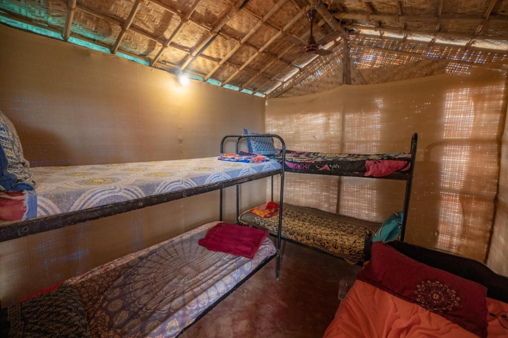 Postel nebo postele na pokoji v ubytování Page three stays and backpackers hostel