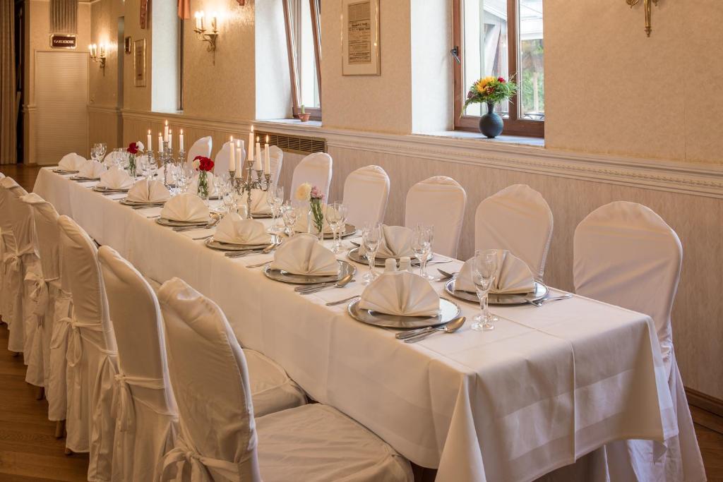 Restaurace v ubytování Hotel Schwarzer Adler Tangermünde