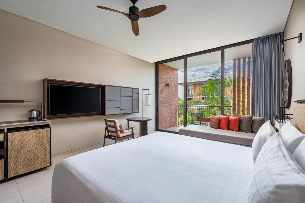 Pullman Khao Lak Resort - 4