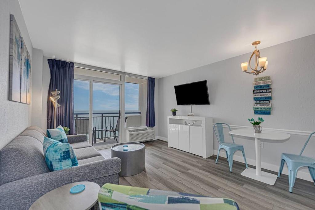 Curated visual reference: Gallery Detail: Winter Rates Redesigned Oceanfront Penthouse B1432 Myrtle Beach