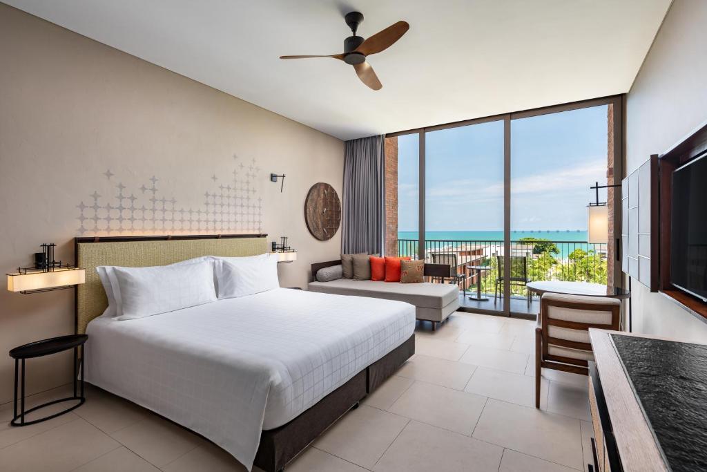 Pullman Khao Lak Resort - 10