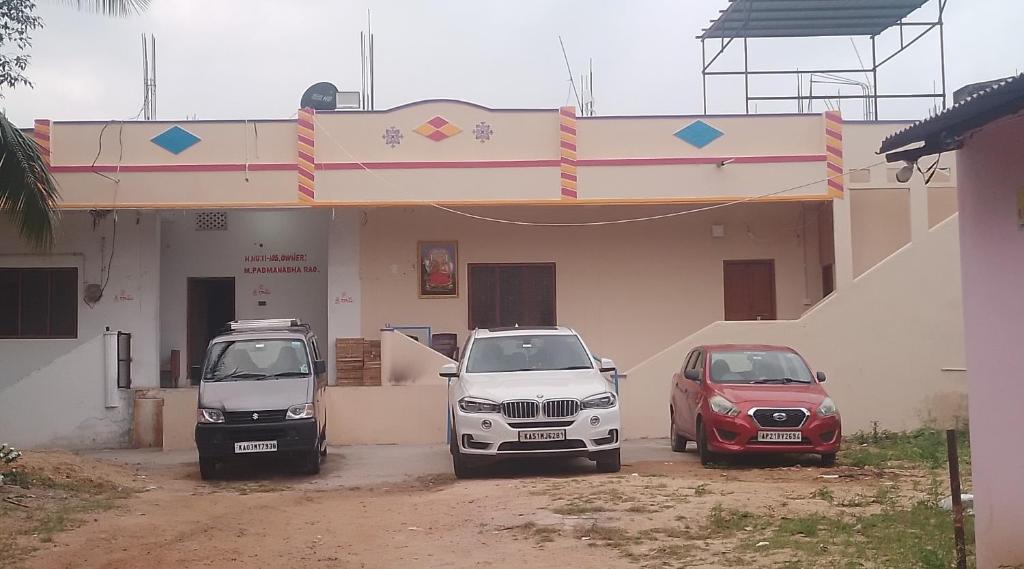 Το κτήριο όπου στεγάζεται  το δωμάτιο σε οικογενειακή κατοικία