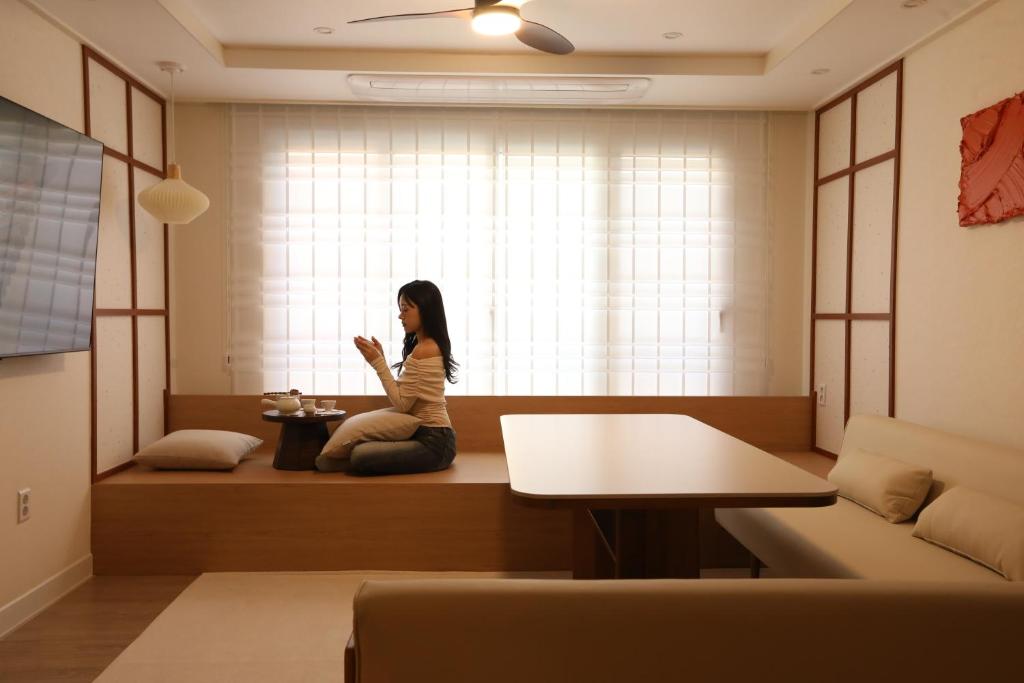 Χώρος καθιστικού στο 그리다 교동