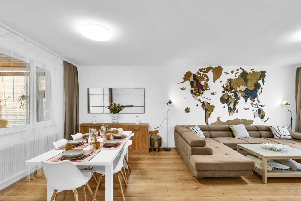 Χώρος καθιστικού στο Spacious Renovated House in Wolfsthal, Austria - Perfect for Families and Groups