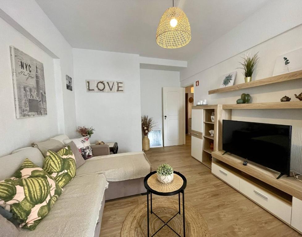 Χώρος καθιστικού στο Yvonne Beach Apartment by Refugio