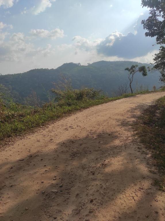 Příroda nedaleko venkovského domu