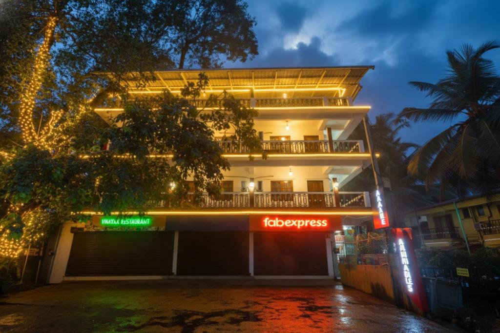 Το κτήριο όπου στεγάζεται  το ξενοδοχείο