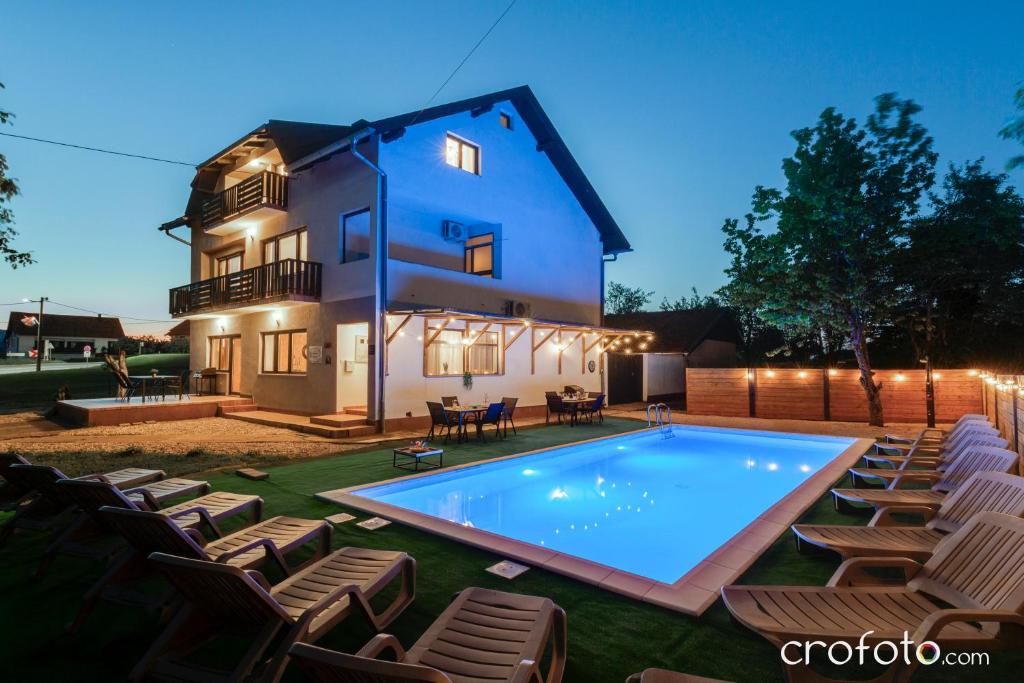 Πισίνα στο ή κοντά στο Villa Mavi