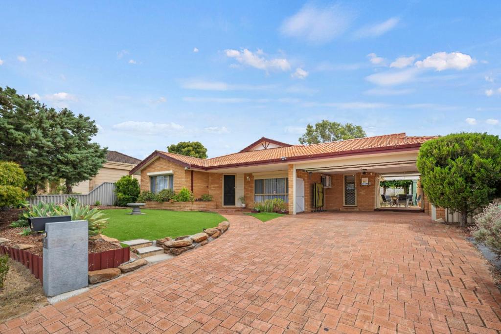 El edificio en el que está la casa vacacional