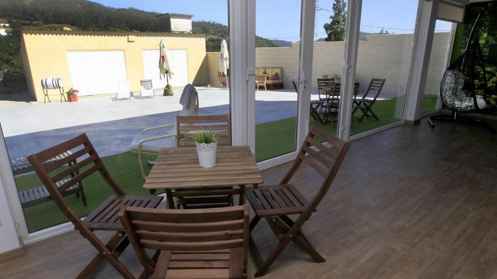 Nespecifikovaný výhled na hory nebo výhled na hory při pohledu z hostelu