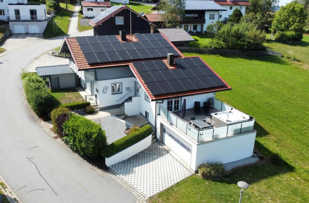 Το κτήριο όπου στεγάζεται  η παραθεριστική κατοικία