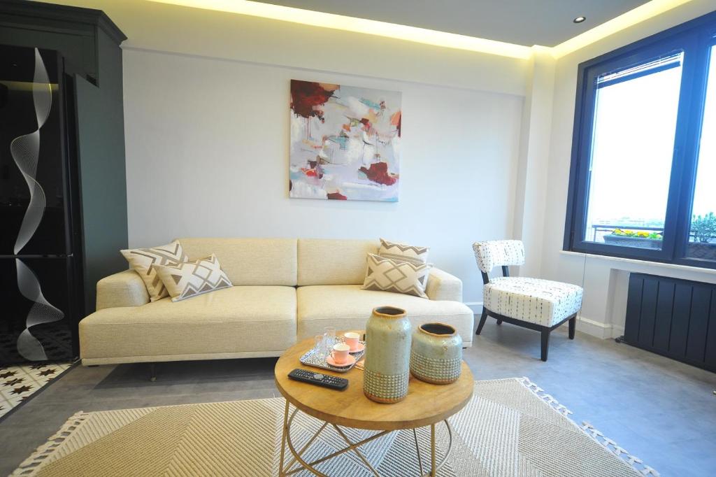 لابی و فضای عمومی sevim suites With a sea view in nişantaşı - تصویر ۵