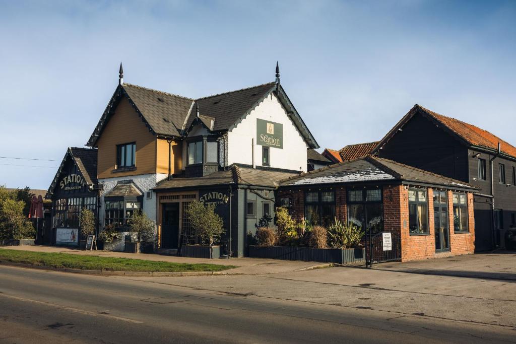 The Station Restaurant & Bar - Housity
