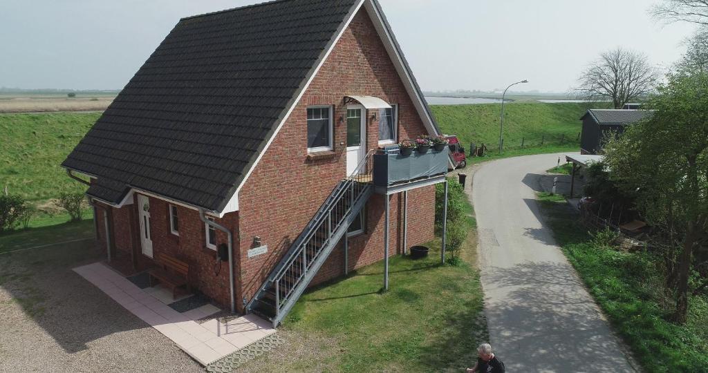 Ferienhaus-Hemmerdeich - Housity