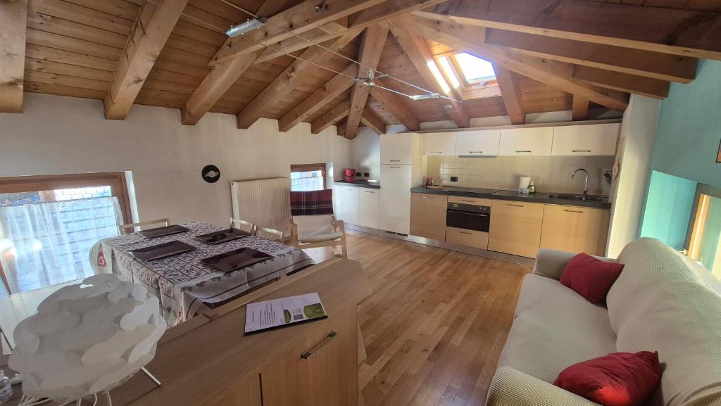 Η κουζίνα ή μικρή κουζίνα στο Attico Centrale ad Auronzo