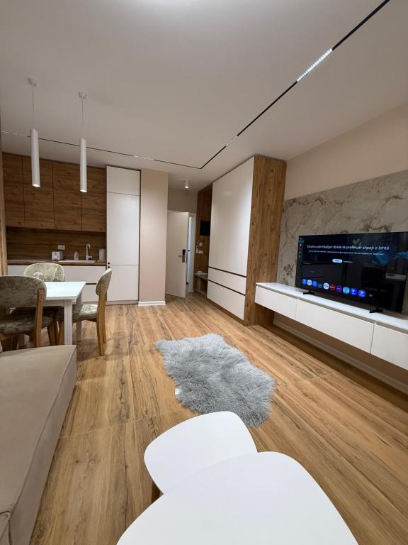 Η κουζίνα ή μικρή κουζίνα στο Sapphire Residency