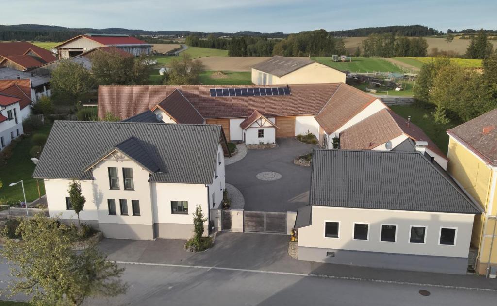 an overhead view of a house in a residential neighborhood at ReiWaSchHOF in Dobersberg