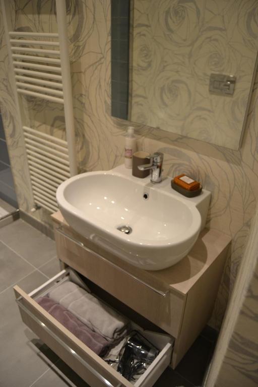 Kúpeľňa v ubytovaní Opera 19 Luxury Apartment