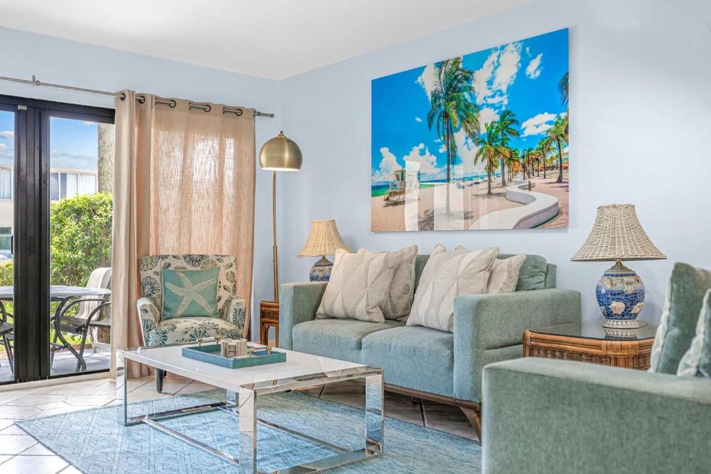 Гостиная зона в Beachside Dream at Sandcastles