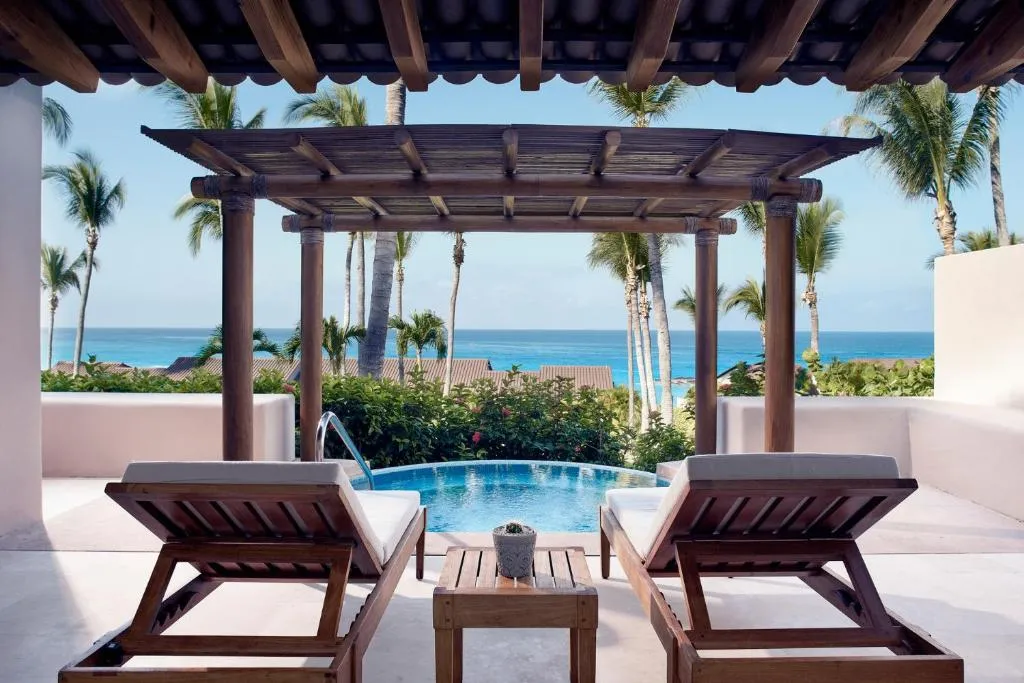 Ocean Plunge Pool Suite