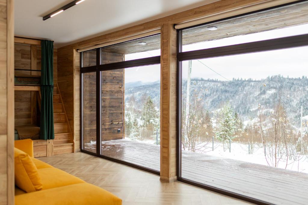 Φωτογραφία από το άλμπουμ του Яблуневий схил σε Tukhlya