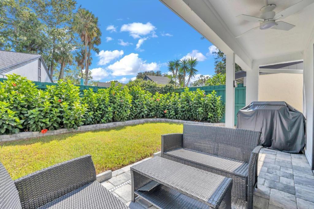 Zahrada ubytování Bermuda Bungalow - 3BR stay w BBQ