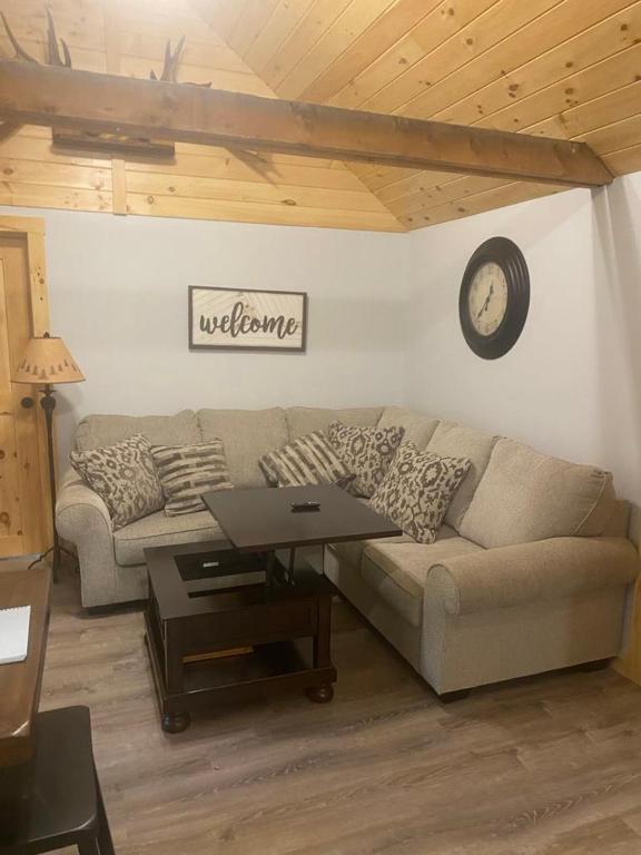 Posezení v ubytování Split-Brook Camp