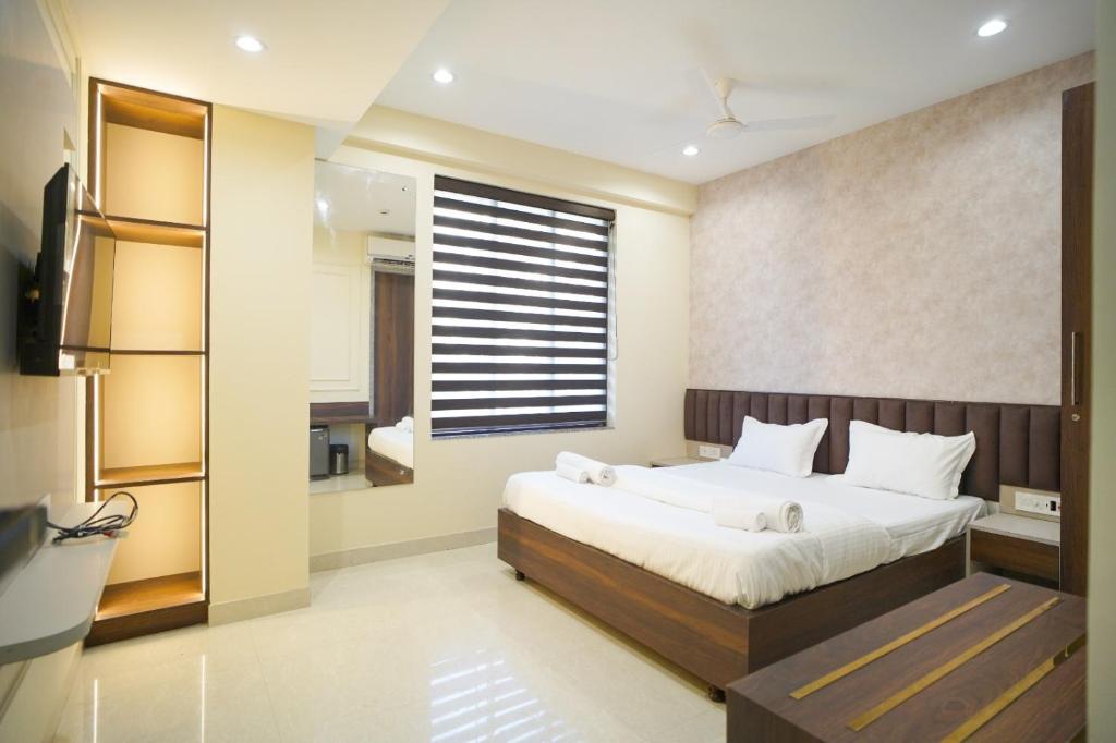 S G International, Kolkata