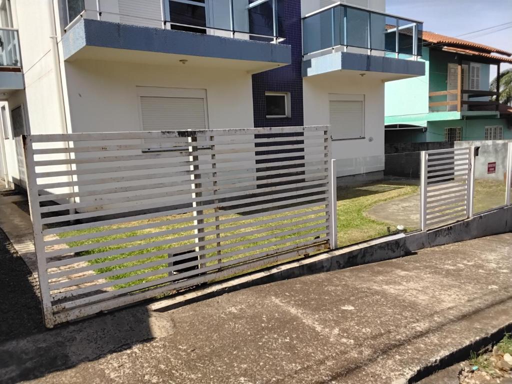 Το κτήριο όπου στεγάζεται  το διαμέρισμα