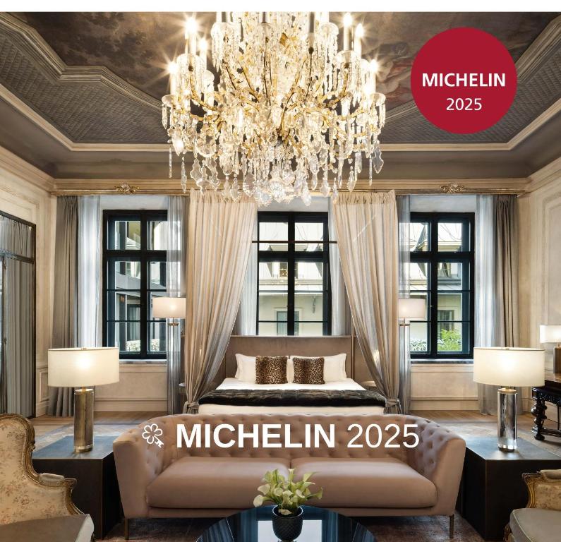 Un lugar para sentarse en H15 Palace, a Luxury Collection Hotel, Krakow