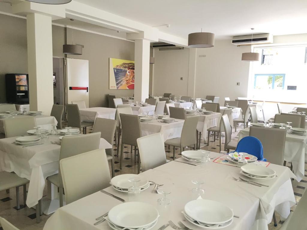 Restaurace v ubytování Hotel Lux