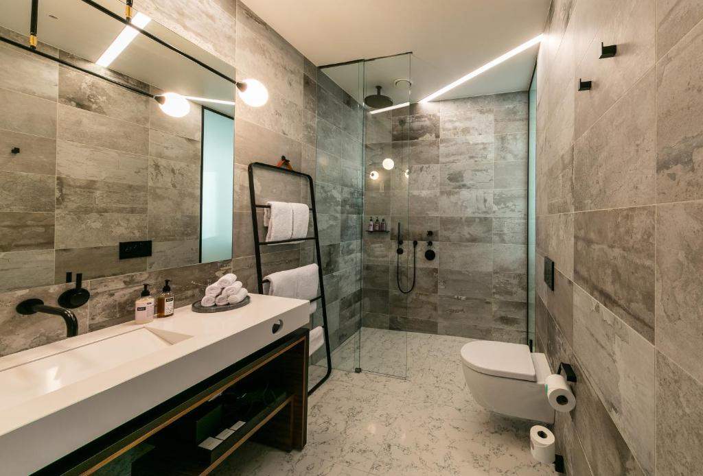 Koupelna v ubytování Tower Suites Reykjavík