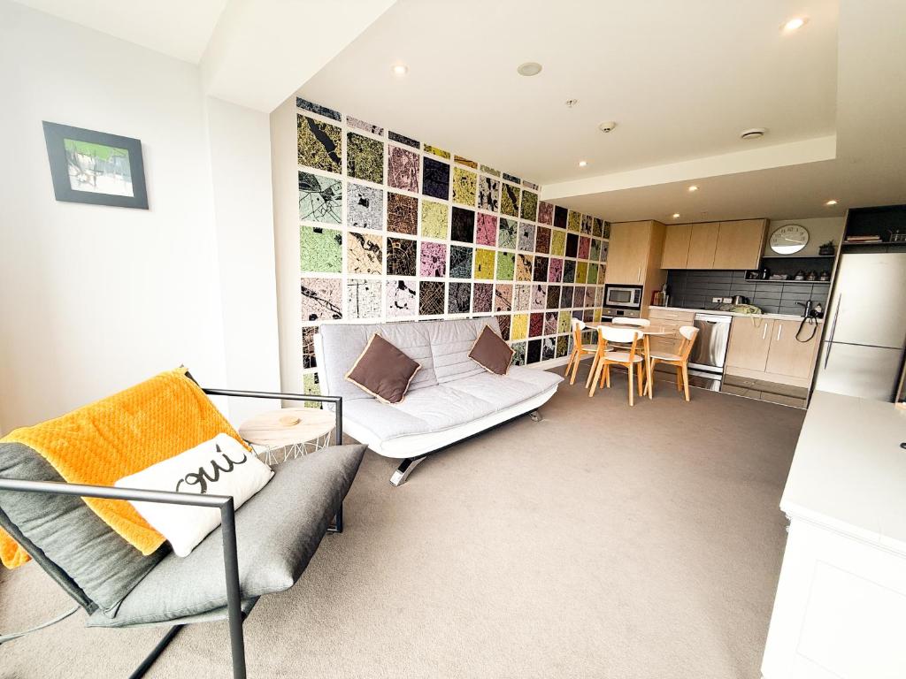 Kuchyň nebo kuchyňský kout v ubytování The Rugby Street Studio-Civic and Chic