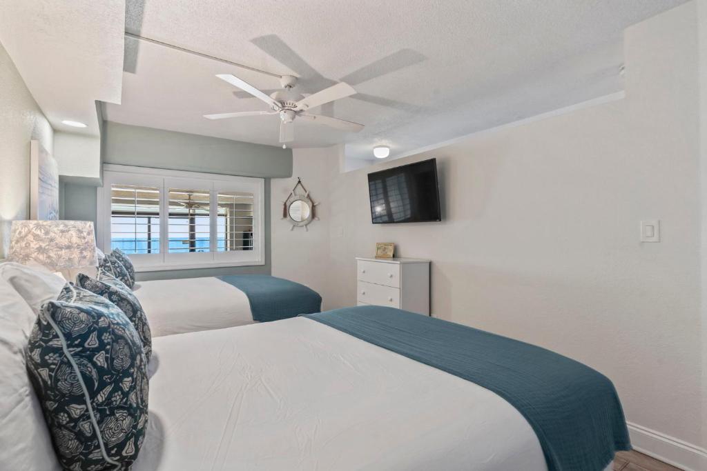 Ocean Front at Beach Cove photo