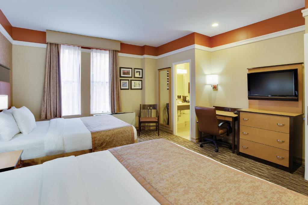 The Hotel at Fifth Avenue - Queen Room With Two Queen Beds - Non-Smoking
