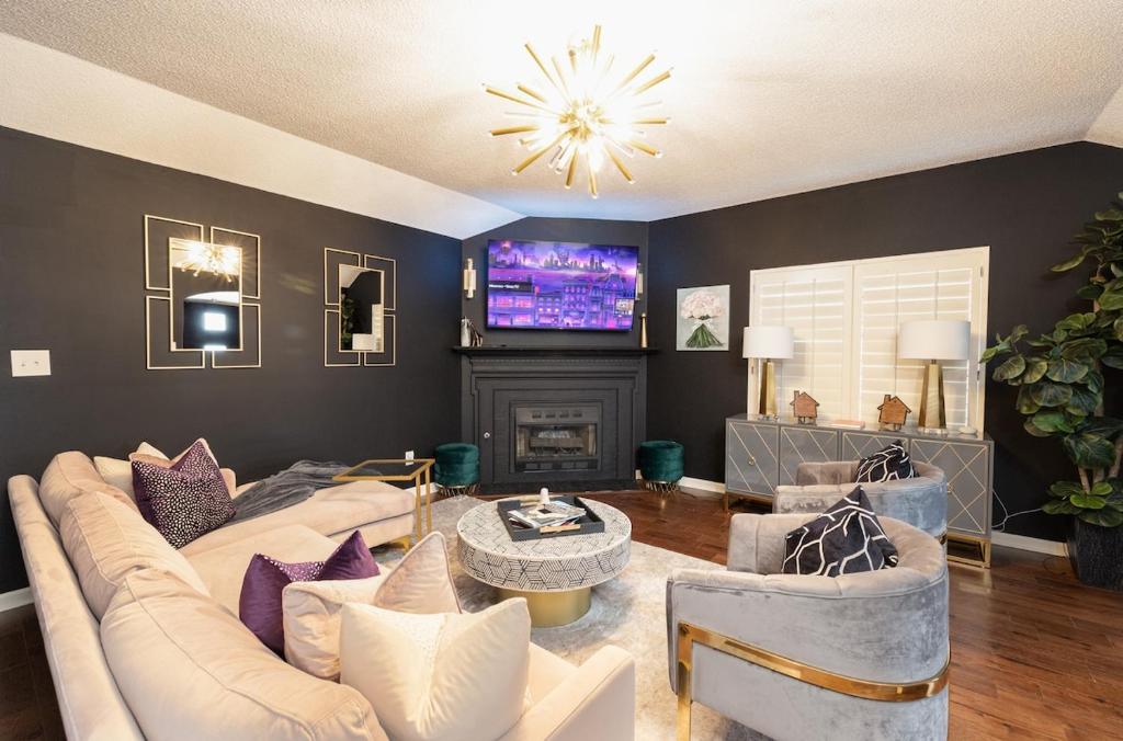 Et tv og/eller underholdning på Cori's Pool House