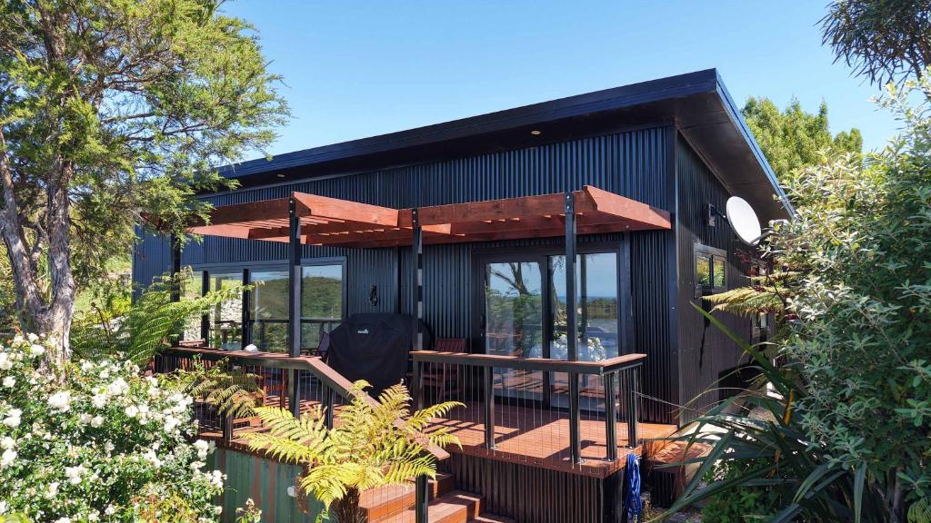 Κήπος έξω από το Golden Bay Heights - Luxury Accommodation