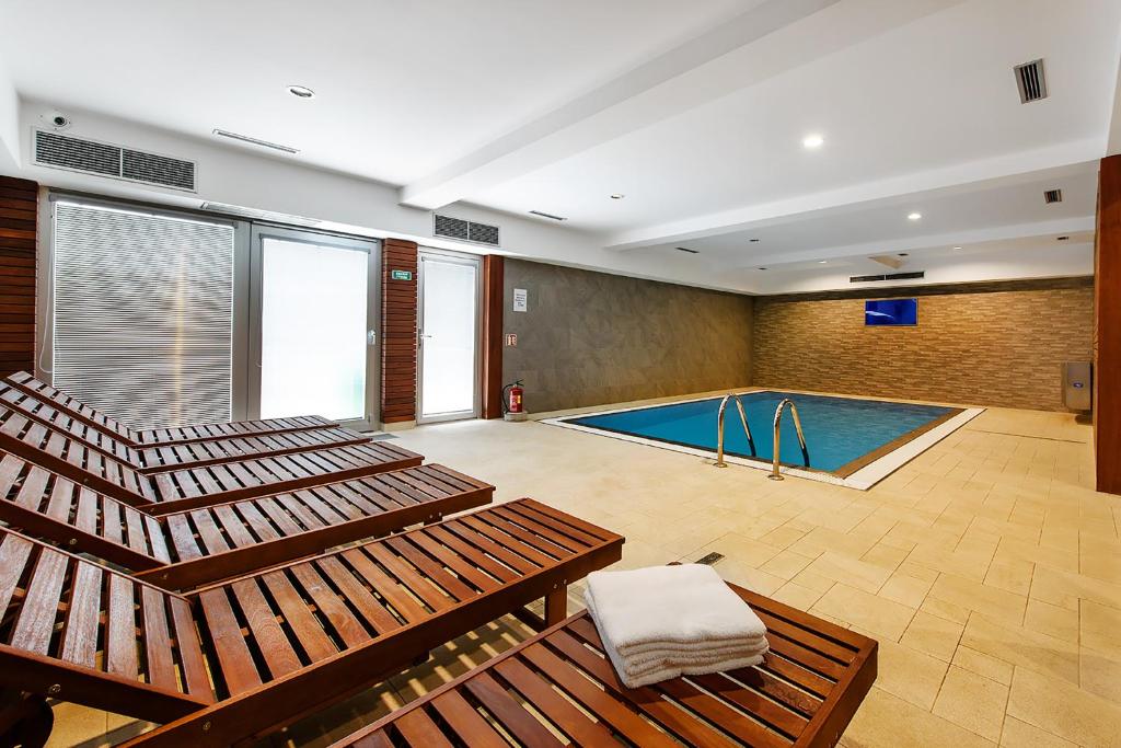 Bazén v ubytování Hotel Rakovec nebo v jeho okolí