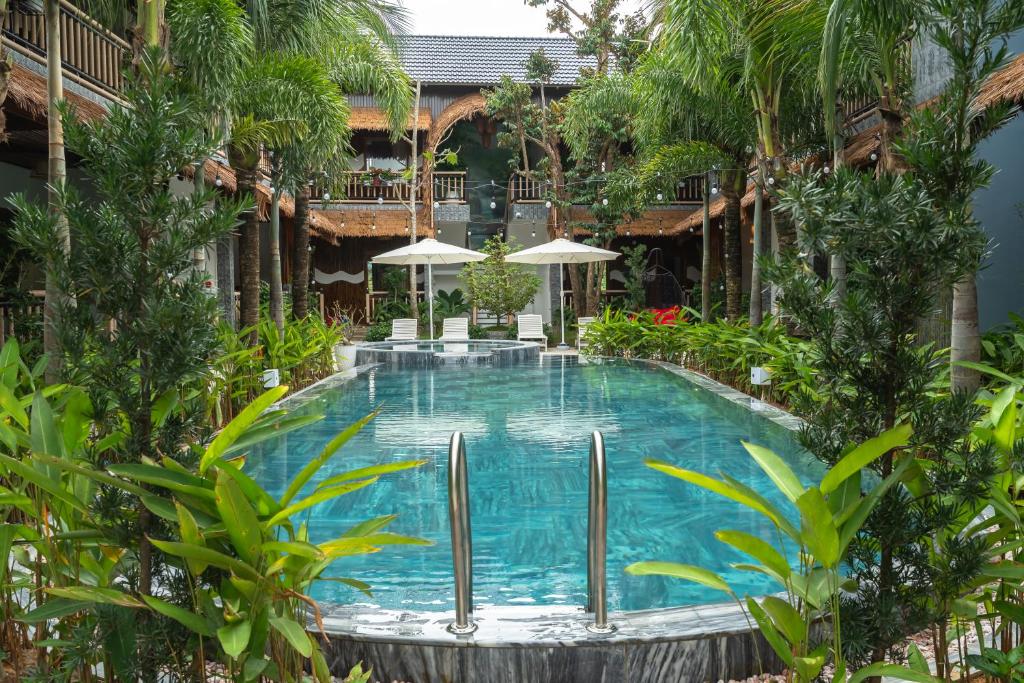 Swimmingpoolen hos eller tæt på Le Bambou Resort & Spa Phu Quoc